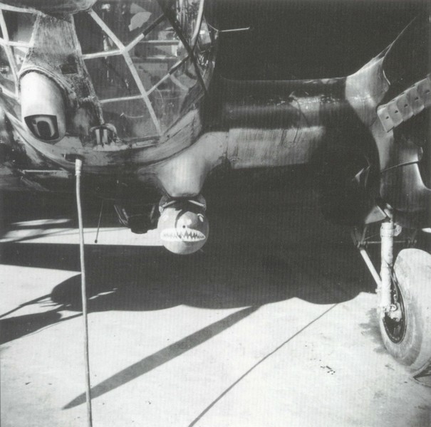 He 111 du II. KG 27 en 1940 Dinard (2).jpg